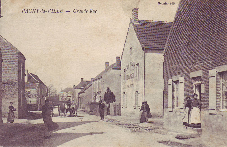 Boulangerie, épicerie, grande rue