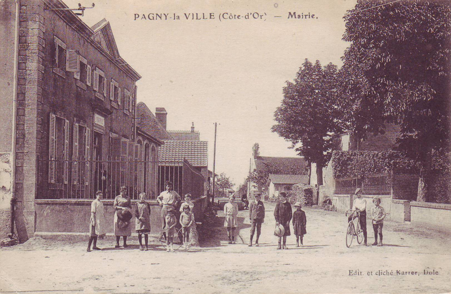 Photo du 15 juillet 1920, Mairie rue de l'église