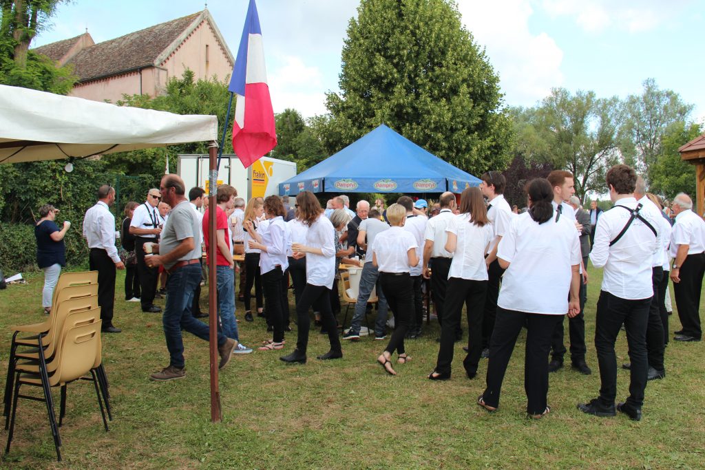 Apéritif sur le Paquier