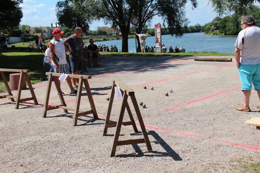 Concours de pétanque