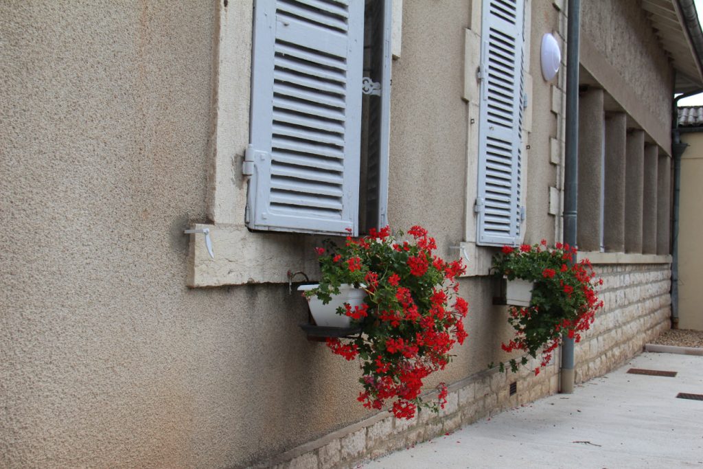 Rue de l'église, et la rampe pour Handicapés